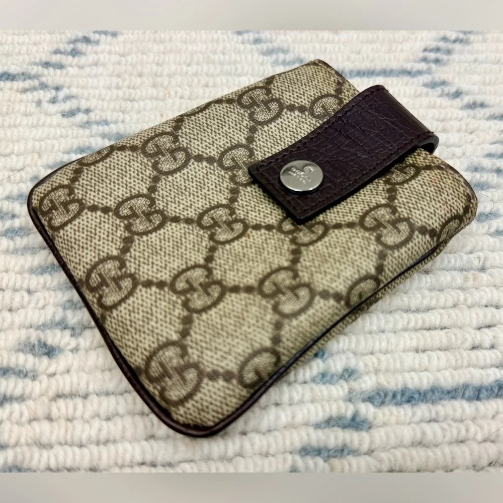 GUCCI Vintage Y2K Rare GG Supreme Monogram Canvas Pouch Snap Case W/ Carabiner